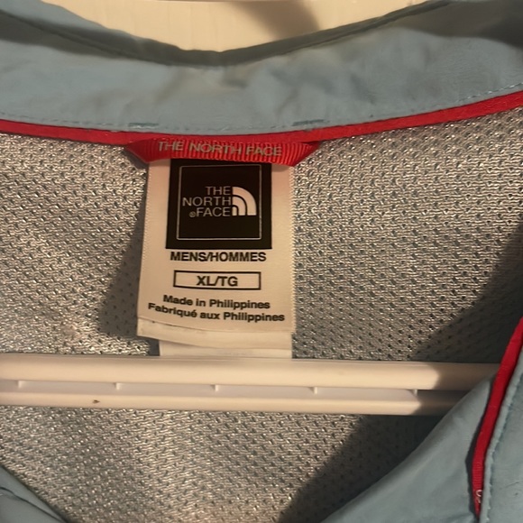 Short Sleeve Button Up Northface shirt - Picture 2 of 6